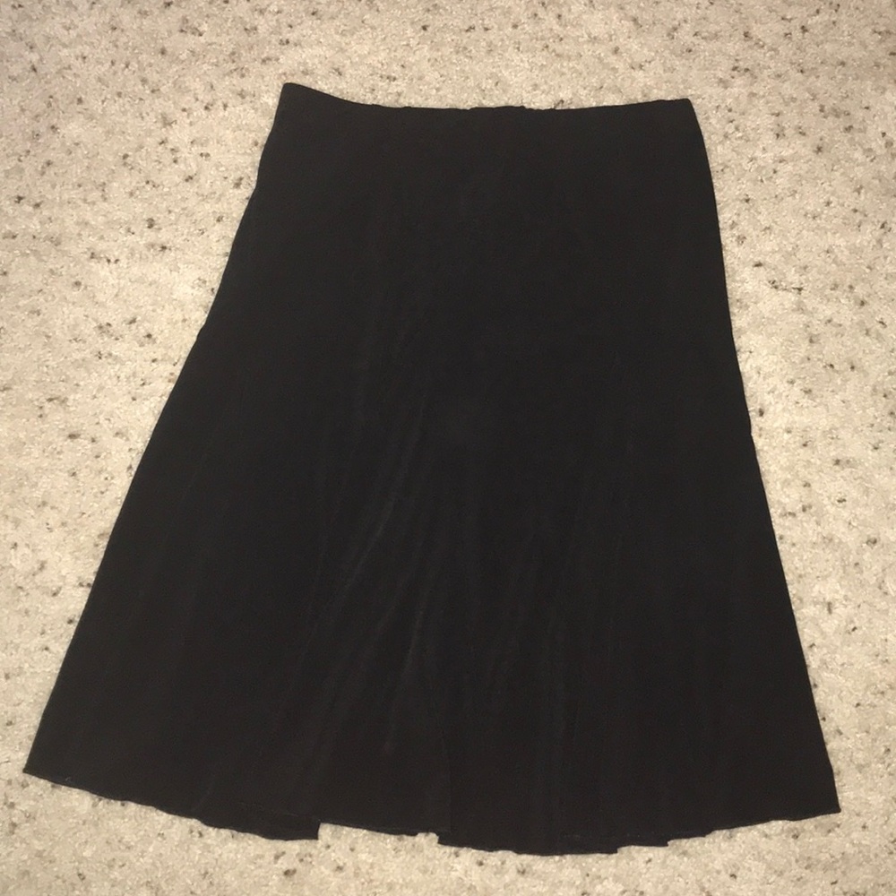 Flowy black skirt!
